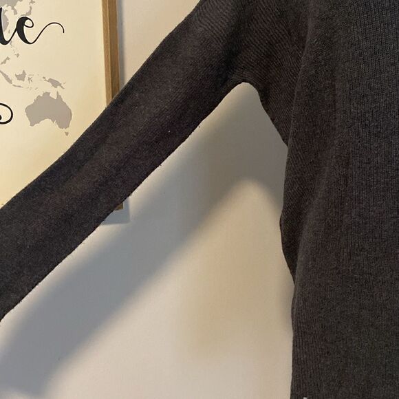 CAbi Gray Knit Style 3705 Clare Snuggle Pullover Sweater Size Small - Picture 4 of 9